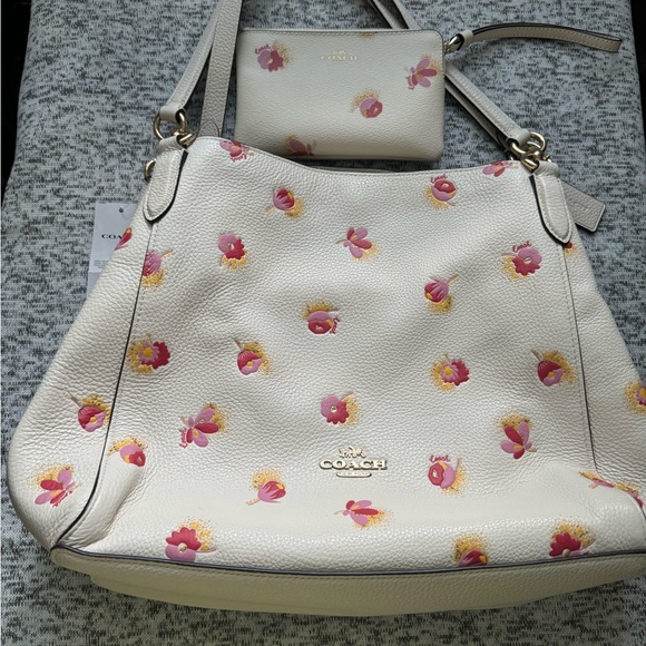 Coach C6045 IM/Chalk  multi Pop Furl leather wristlet. - Picture 7 of 7